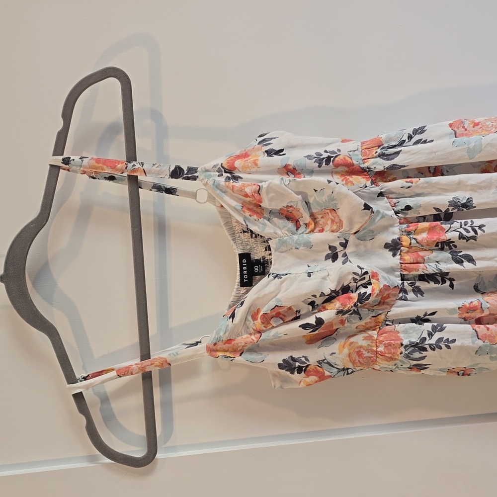 TORRID| Floral Dress Size 00 with pockets - Picture 3 of 8